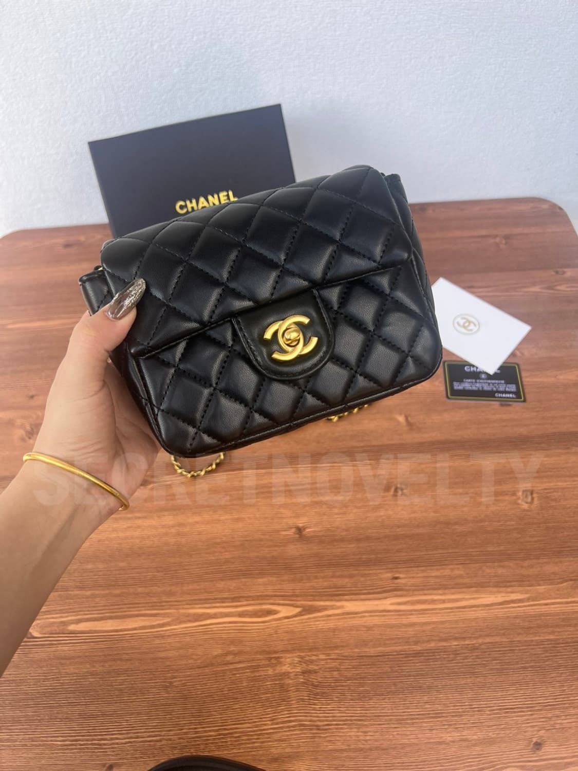 샤넬VIP 기프트 노벨티 골든볼 크로스백 한정판 샤넬뷰티가방 상품이미지1