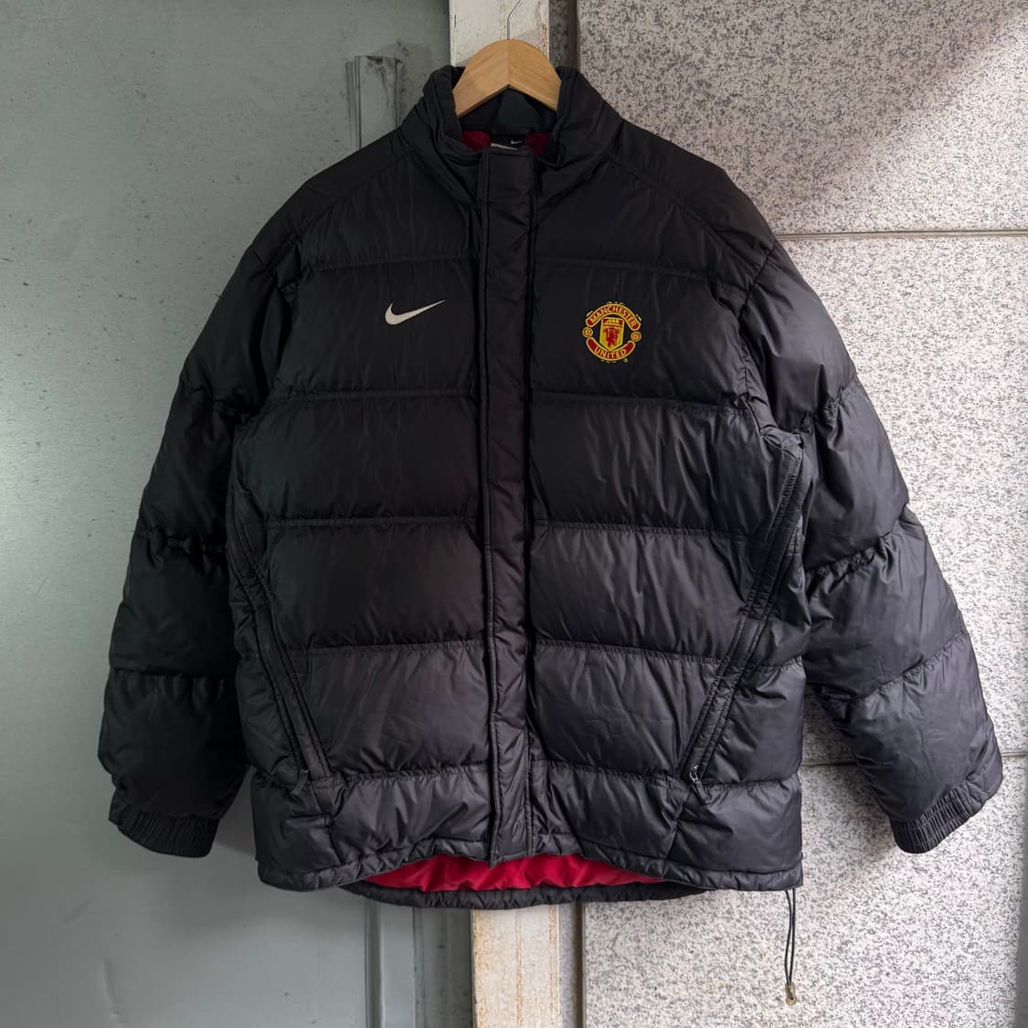 나이키 맨체스터 유나이티드 로고 패딩 상품이미지2