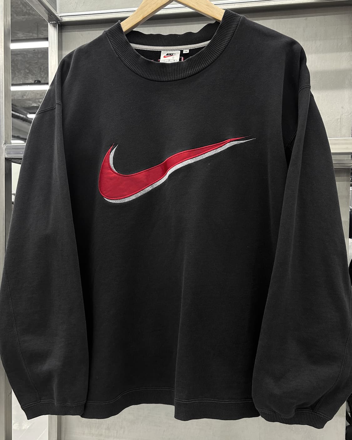 나이키 90s 빅스우시 스웻 셔츠 블랙 상품이미지2