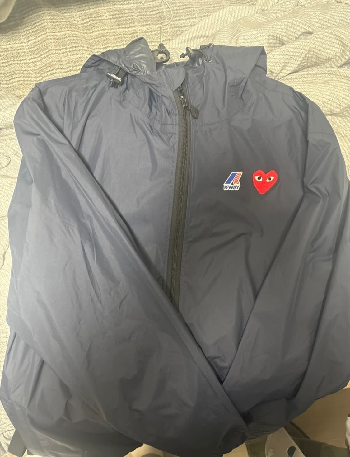 플레이 꼼데가르송 x 까웨 풀 집 자켓 네이비 상품이미지2