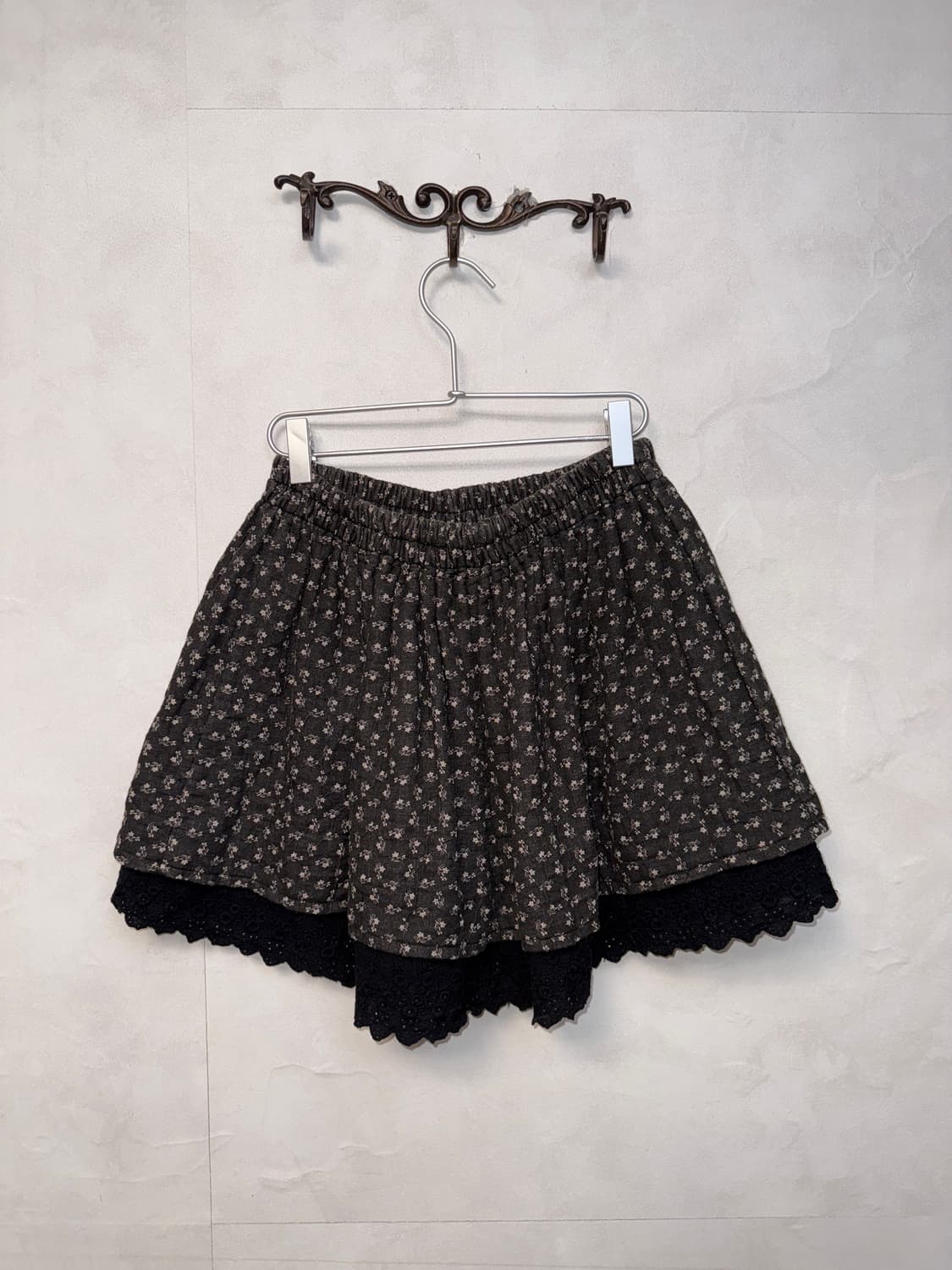 Charcoal floral lace quilting skirt 상품이미지3