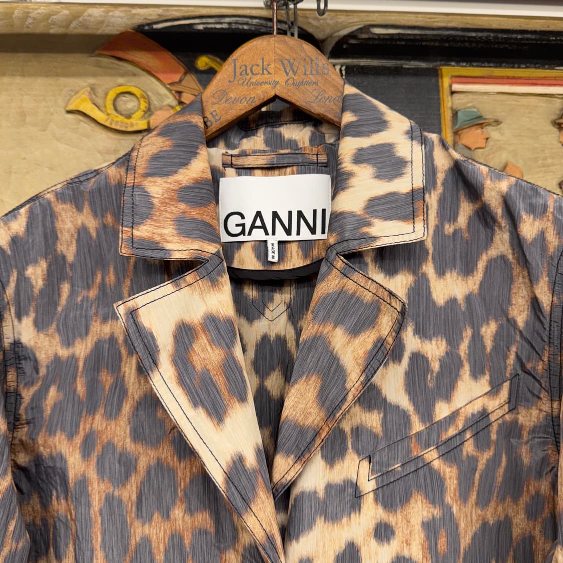 GANNI 레오파드 크리스피 쉘 코트 상품이미지4