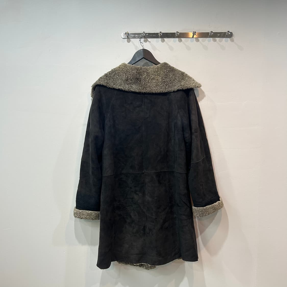 블랙 양가죽 무스탕 코트 상품이미지9