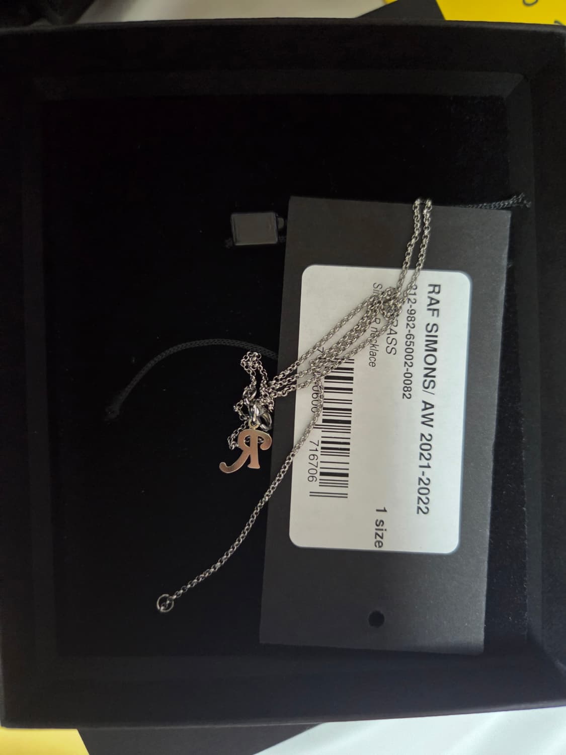 라프시몬스 R로고 목걸이 팝니다 상품이미지1