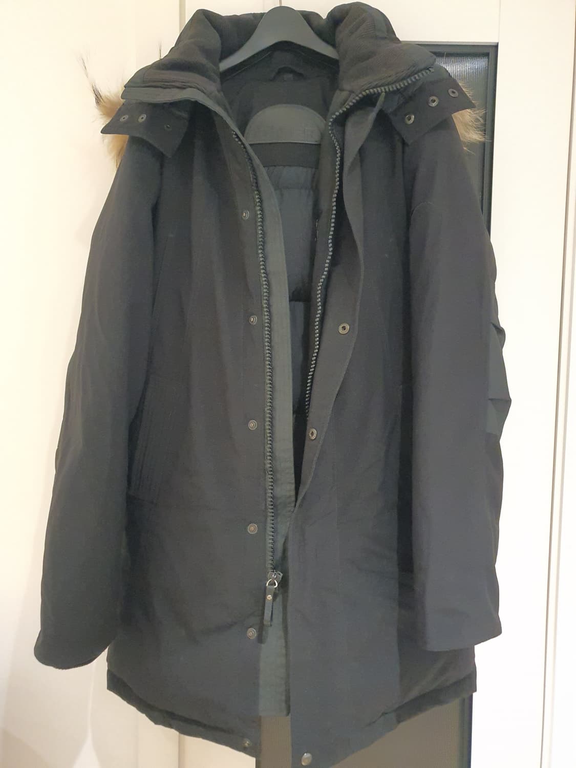 CMFR 곰리 남성패딩 판매합니다! 상품이미지1