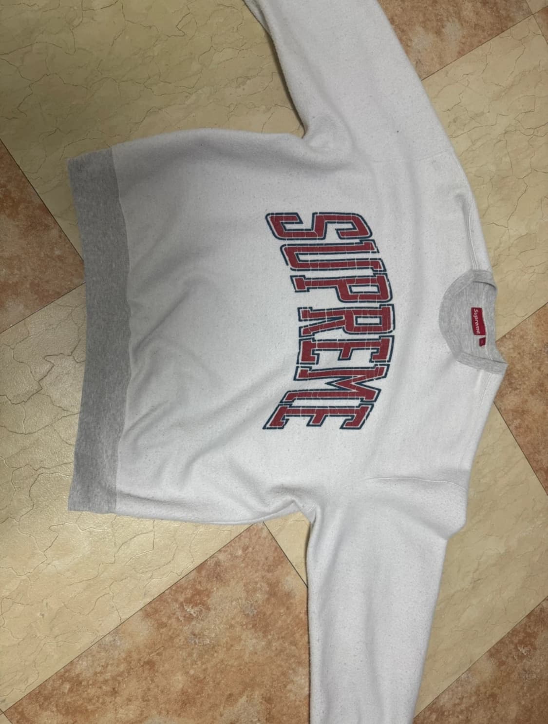 슈프림 인사이드 아웃 크루넥 애쉬 그레이 색상 XL 사이즈     상품이미지1