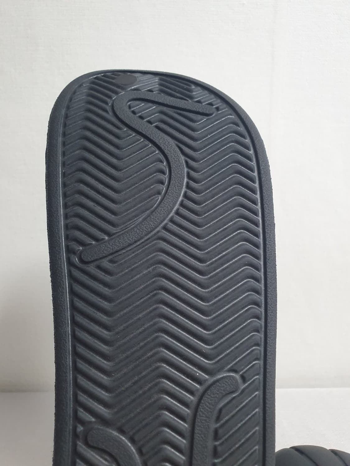 245mm 아디다스 아딜렛 클로그 슬리퍼 블랙 화이트 상품이미지9