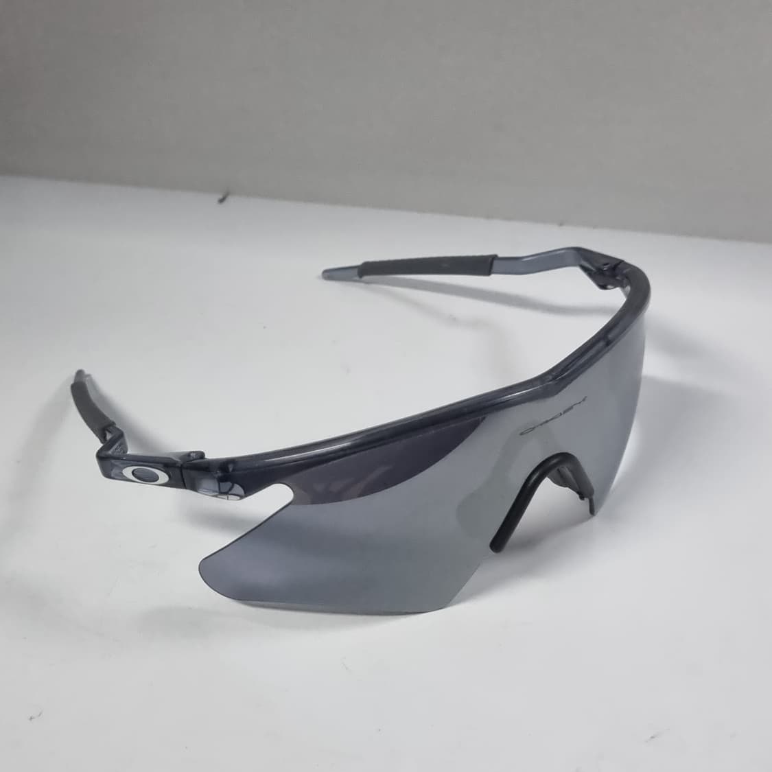 오클리 초기형 엠프레임(1991) 크리스탈 블랙 상품이미지5