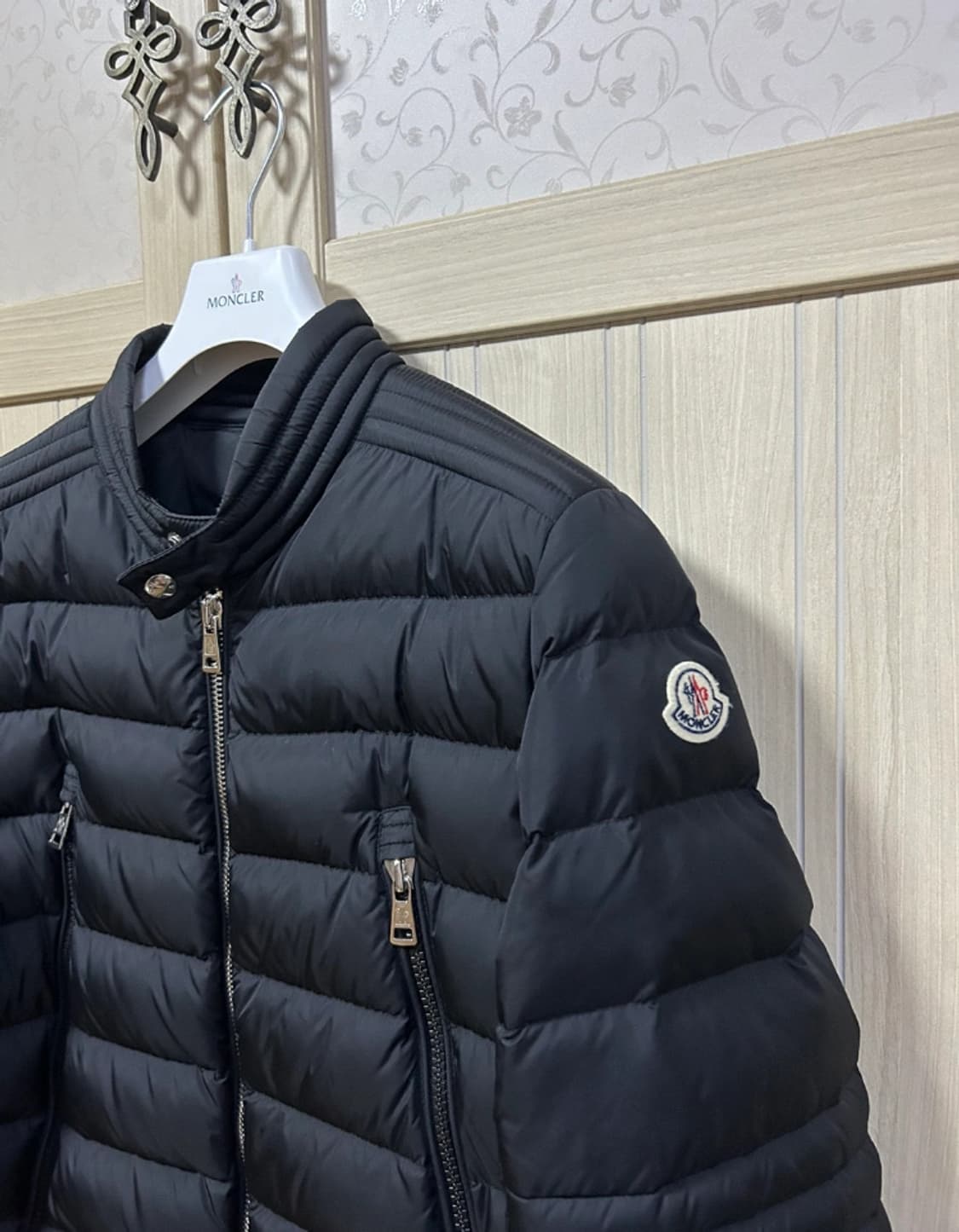 [4] 몽클레어 아미오 패딩 블랙 상품이미지2