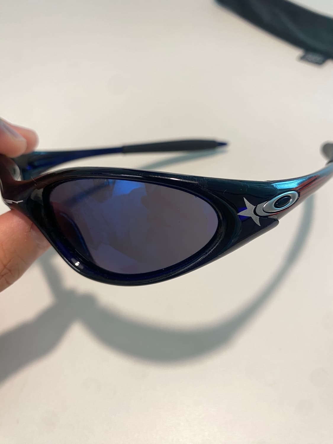 오클리 미뉴트 1.0 슈팅스타 선글라스 상품이미지2