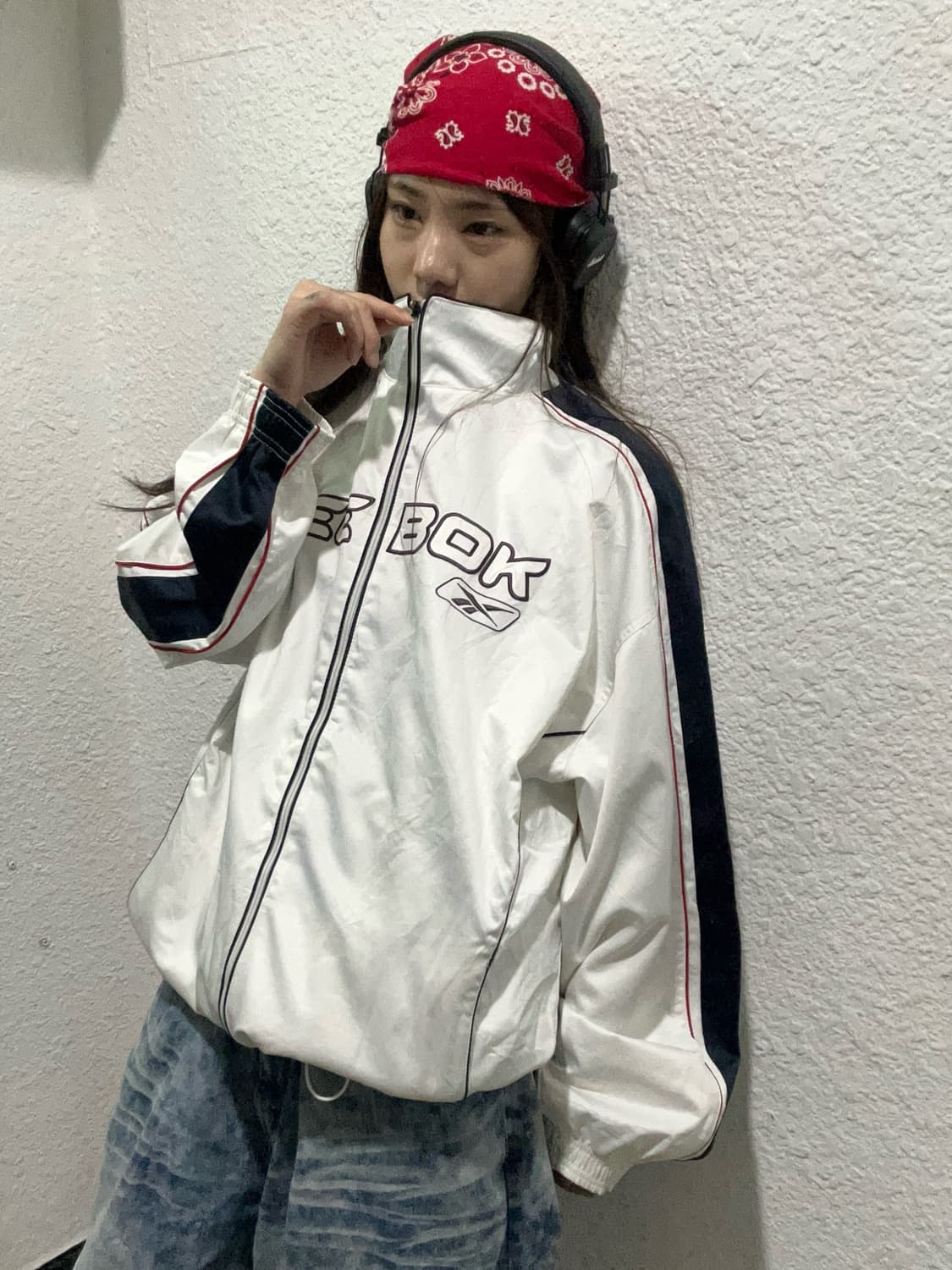 90s 올드스쿨 REEBOK 화이트 스펠로고 윈드브레이커 상품이미지1