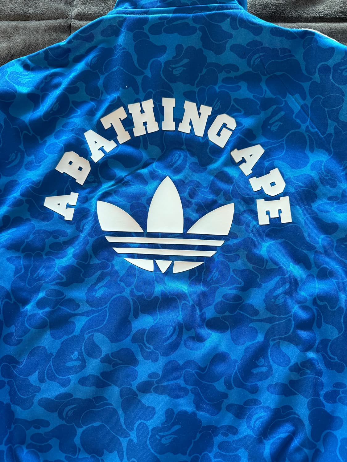 베이프 아디다스 올오버 프린트 트랙탑 져지 xs사이즈 상품이미지2