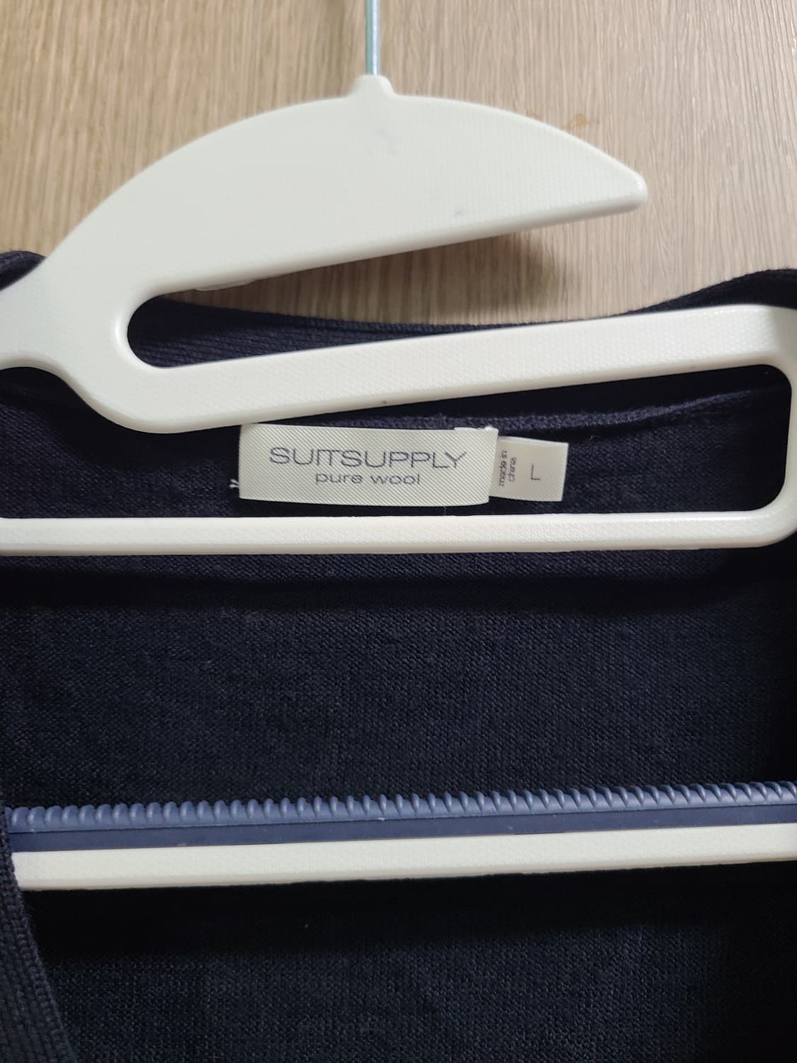 수트서플라이 울100 니트 가디건  상품이미지2