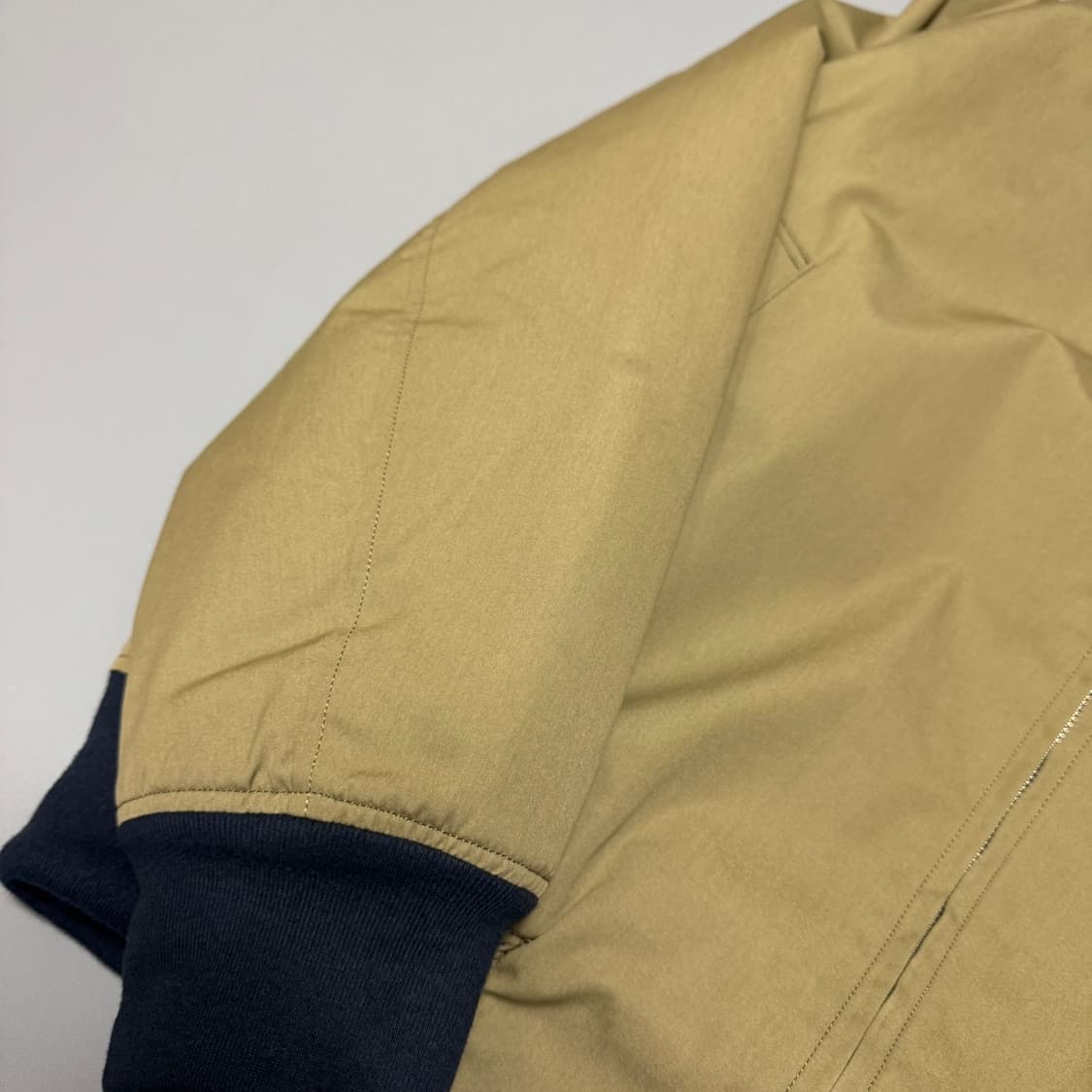 COSEI by 어반리서치 21aw 베이지 트윌 하이넥 집업 블루종 자켓 상품이미지5