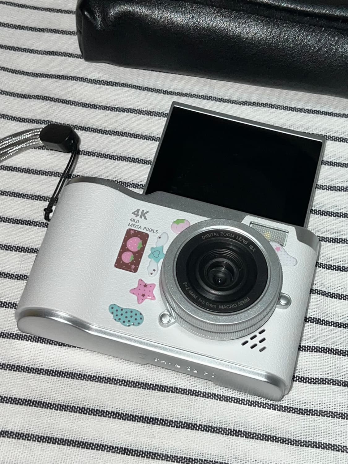 4K 플립 스크린 디지털 카메라 + 카메라 파우치 + SD 카드 리더기 상품이미지1