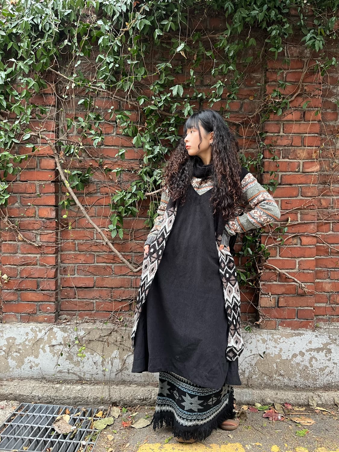 데일리무드 블랙 코듀로이 후드 원피스 상품이미지2