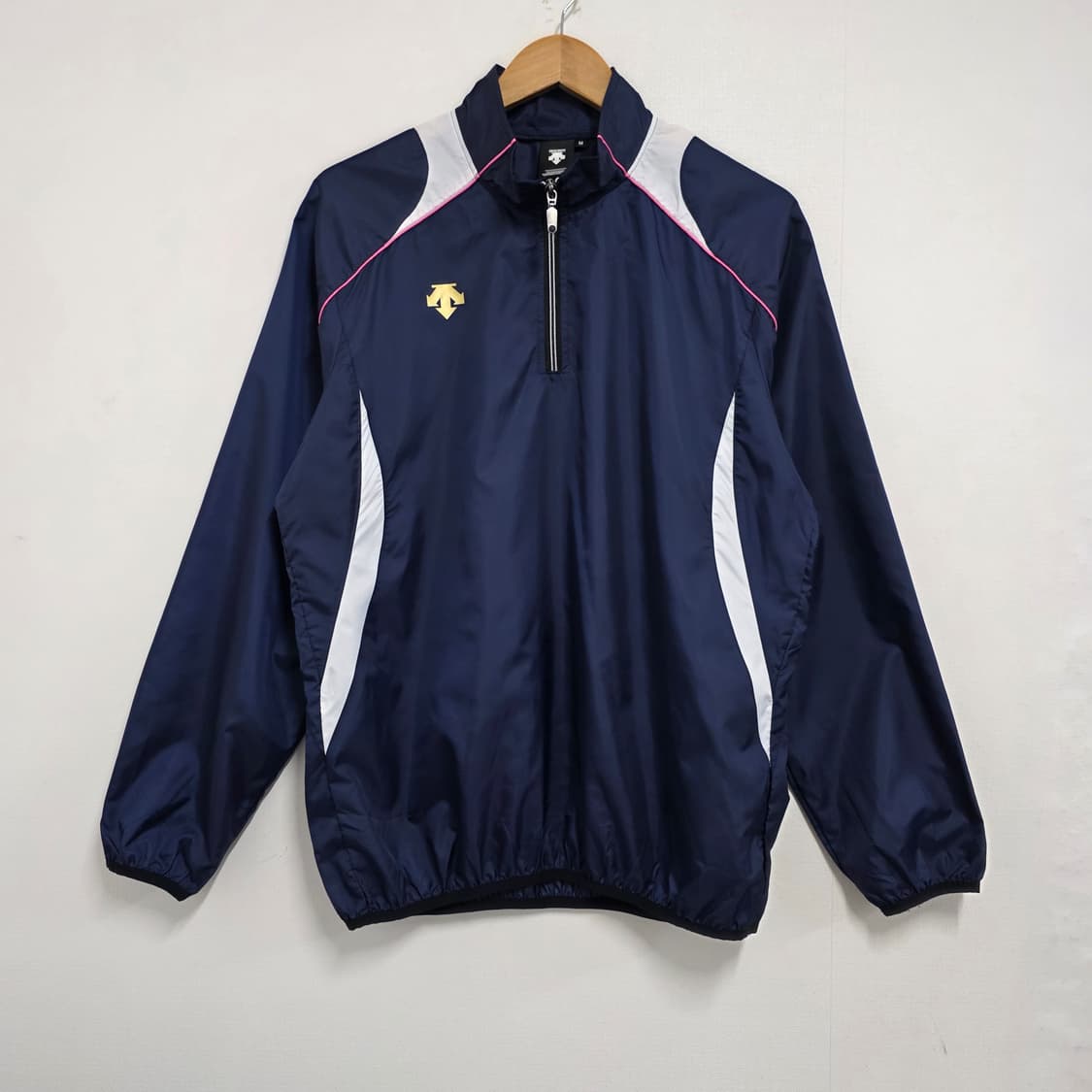 M 데상트 네이비 핑크 아노락 웜업 상품이미지2