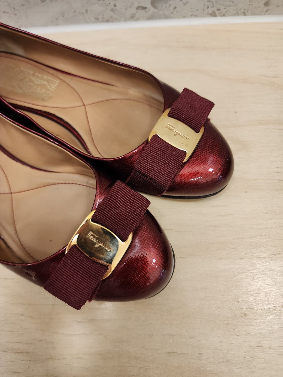 페라가모 바리나 페이던트 레드 4.5 상품이미지5