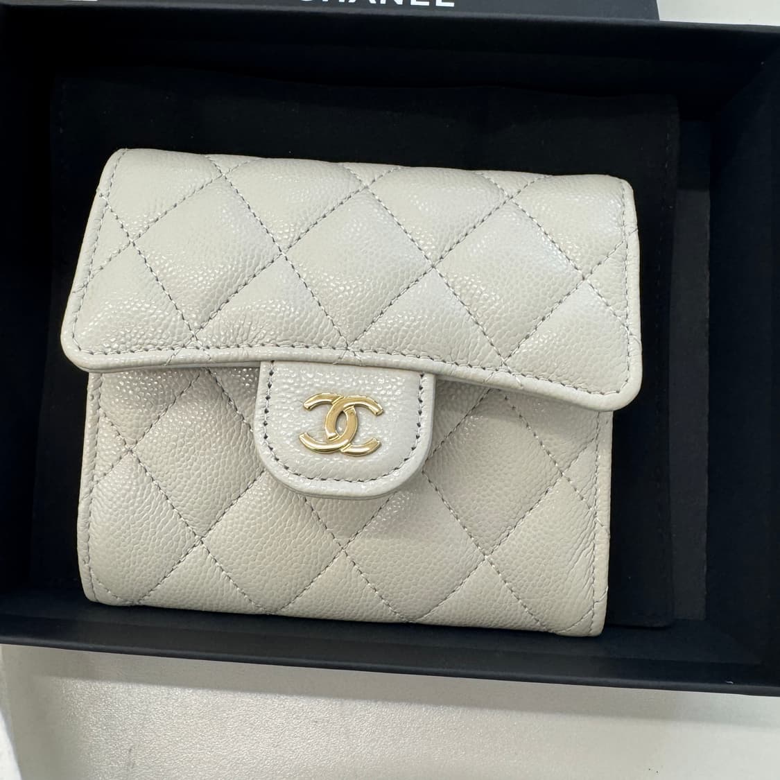 샤넬 클래식 캐비어 반지갑 그레이 새제품 AP0231 상품이미지3