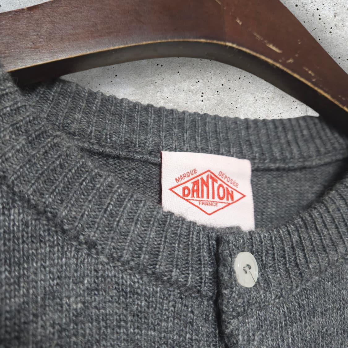 단톤 크루넥 니트 가디건 차콜 (95/M) 상품이미지3