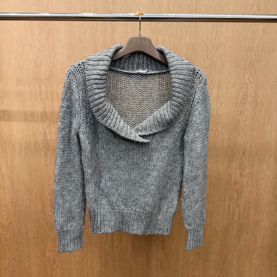 마렐라 스포츠 알파카 혼방 숄카라 니트 시보리 마감 디테일 그레이 멜란지 상품이미지2