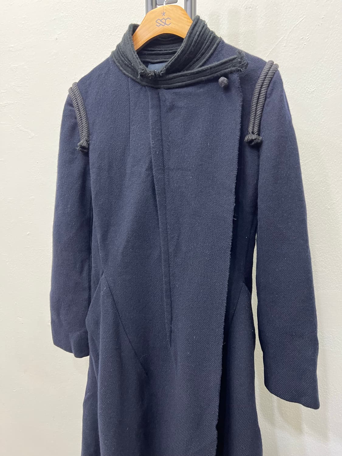 정품) LANVIN 랑방 넥 라인 로프 장식 코트 76 상품이미지3