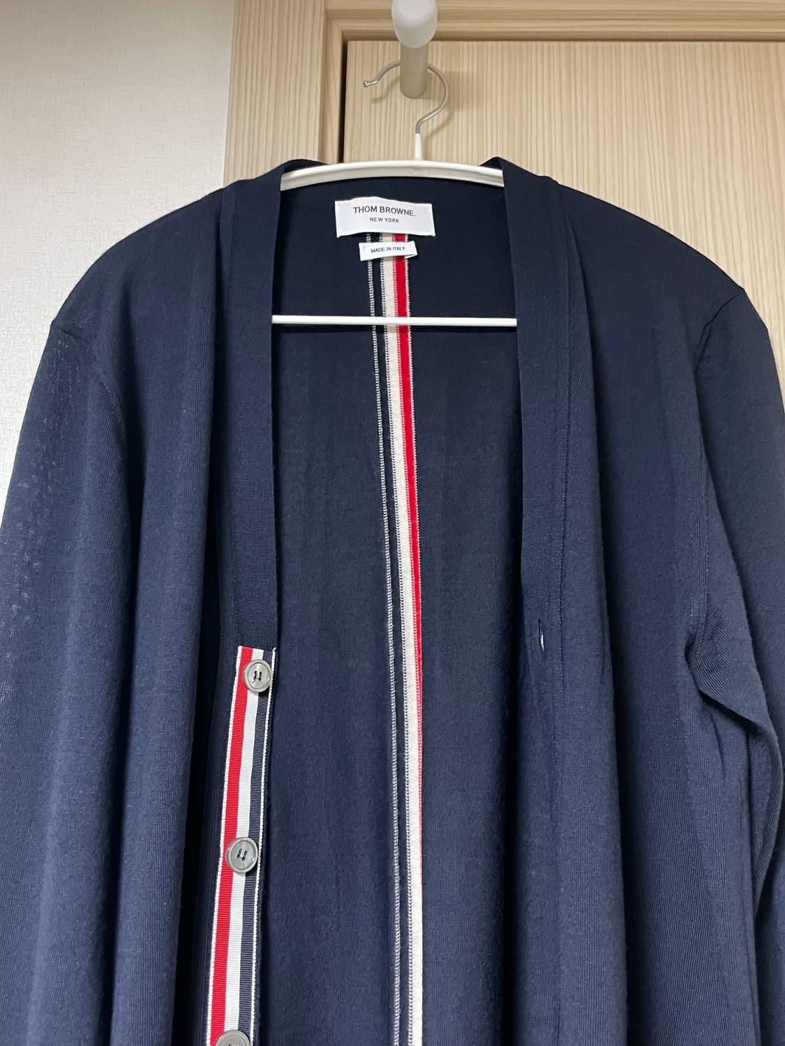 톰브라운 백삼선 가디건 4사이즈 상품이미지2