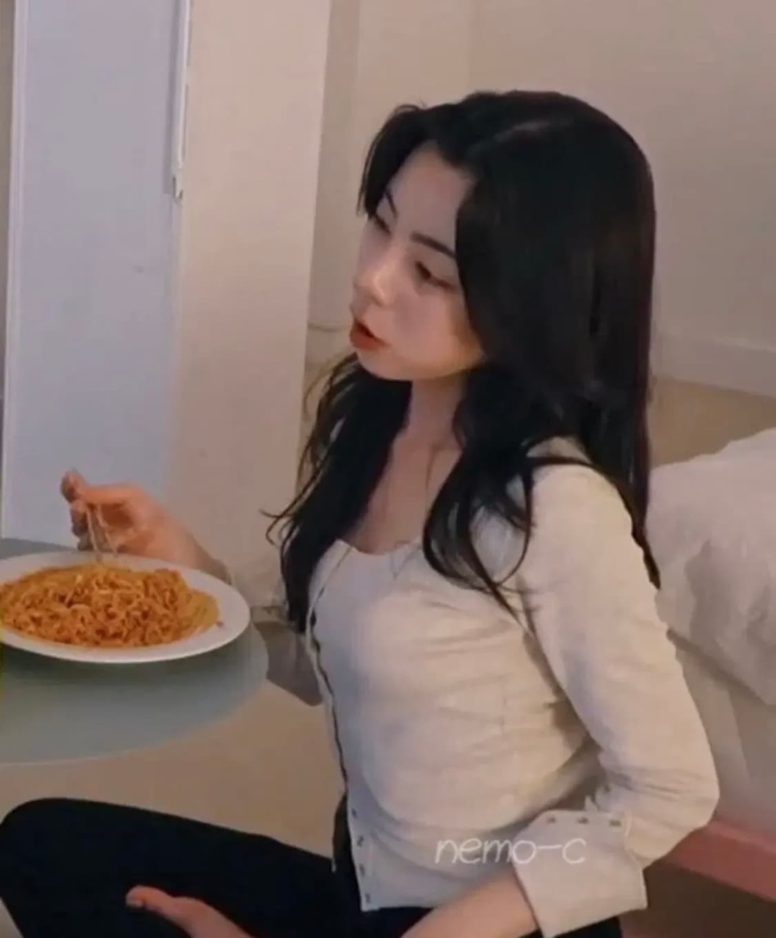 글로니 NU NOSTALGIA LONG SLEEVE 멜란지 베이지 M 상품이미지4