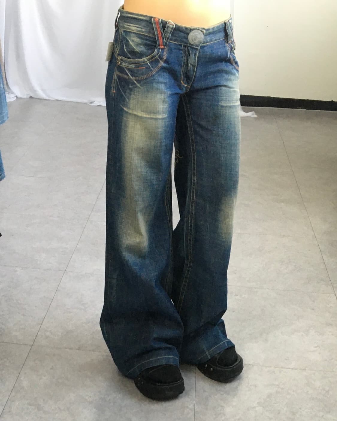 Red pepper back needle work point denim  상품이미지9