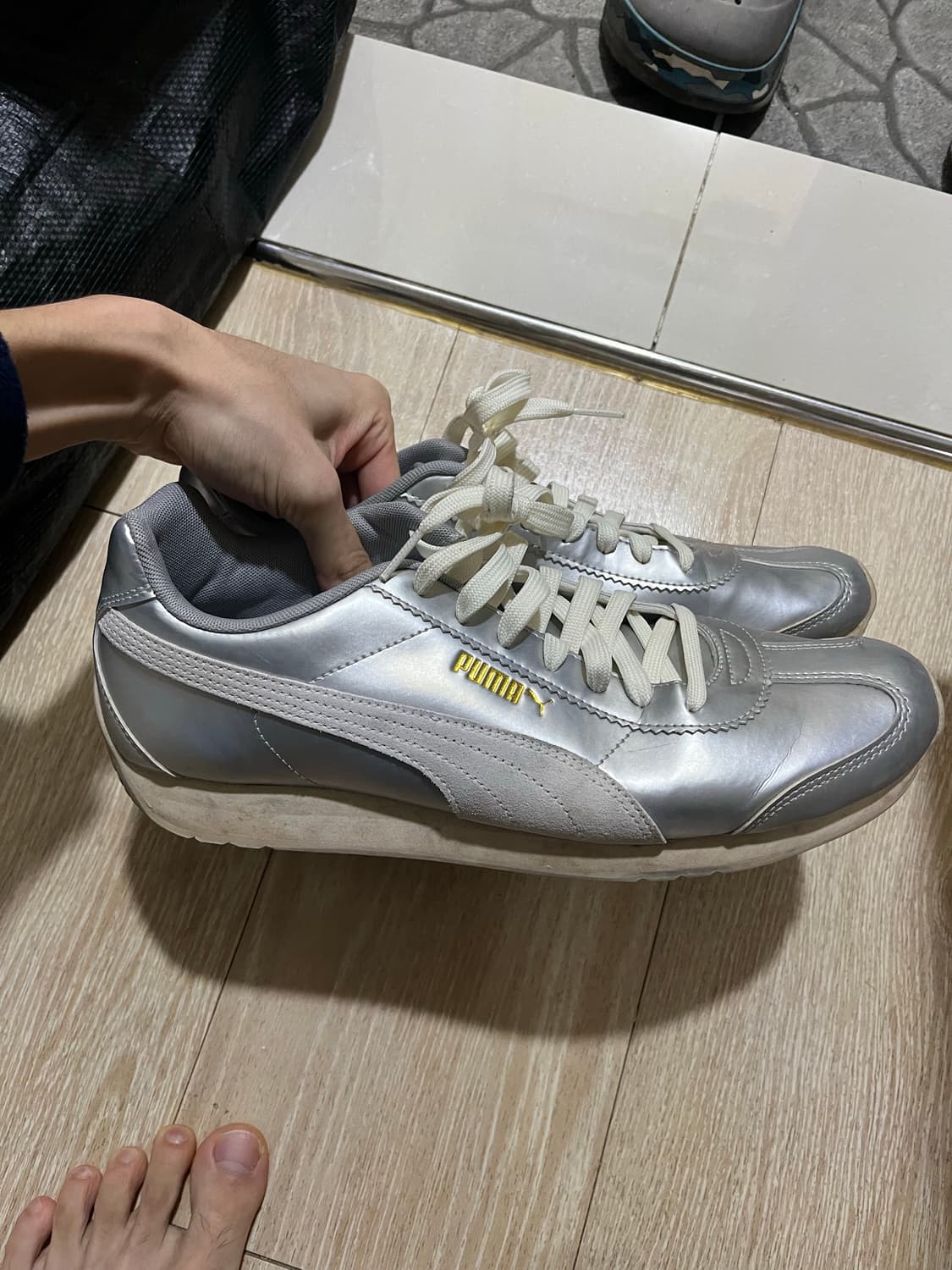 푸마 실버 스니커즈 상품이미지1