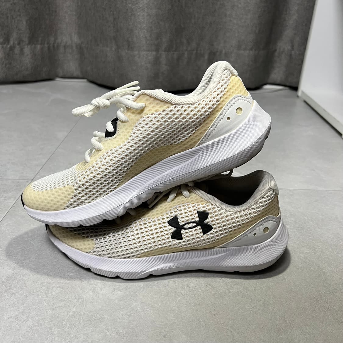 [230] 언더아머 서지3 러닝화 상품이미지1