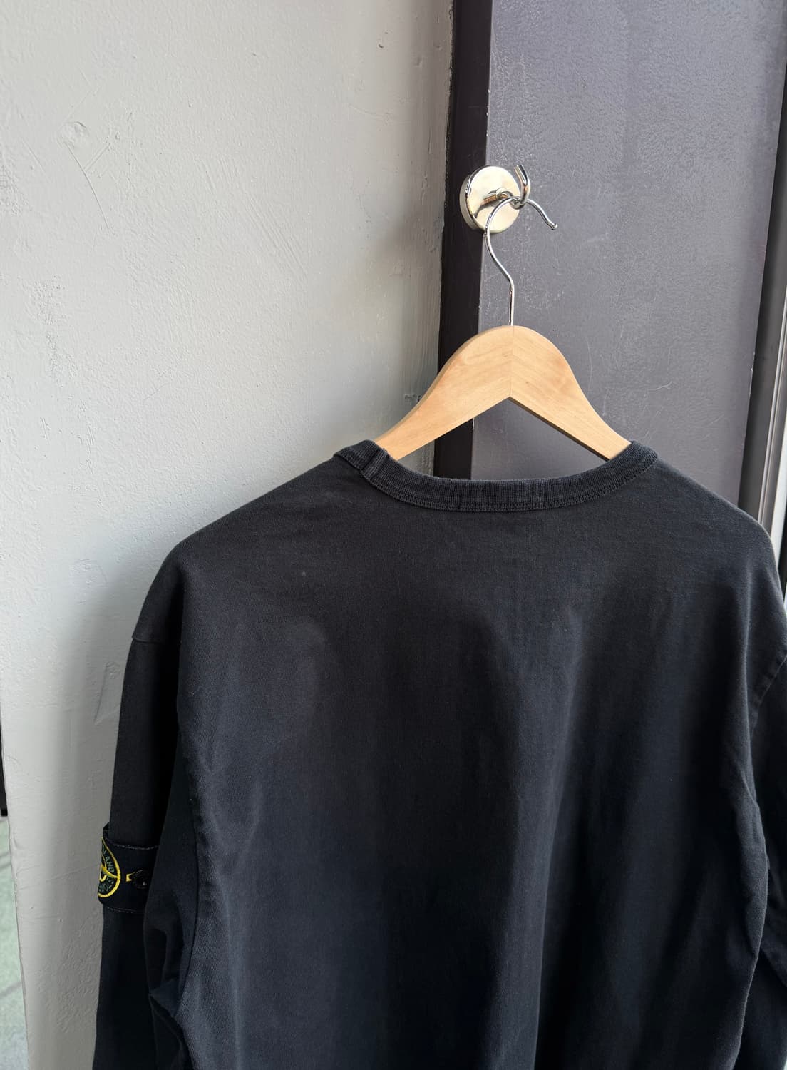 XL/ 스톤아일랜드 에센셜 와펜 블랙 롱슬리브 맨투맨 상품이미지7