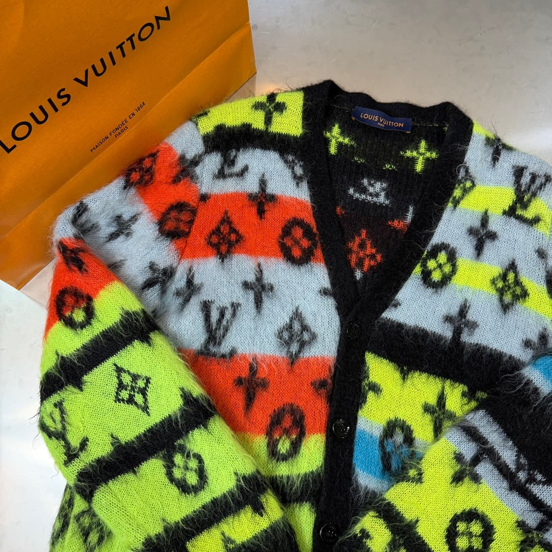 [리오브] 루이비통 모노그램 모헤어 가디건 상품이미지3