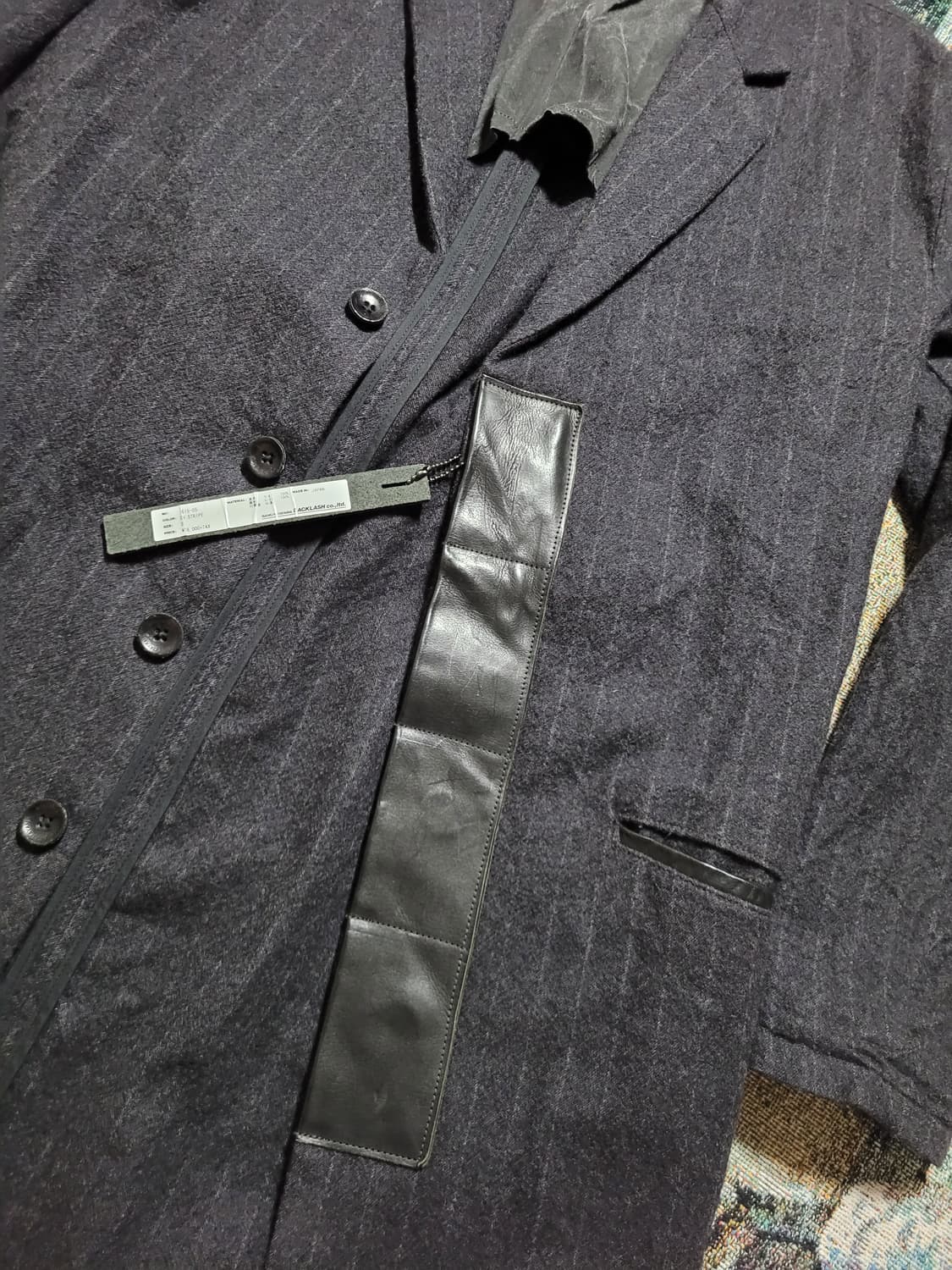 이사무 카타야마 백러쉬 스트라이프 울 코트 상품이미지3