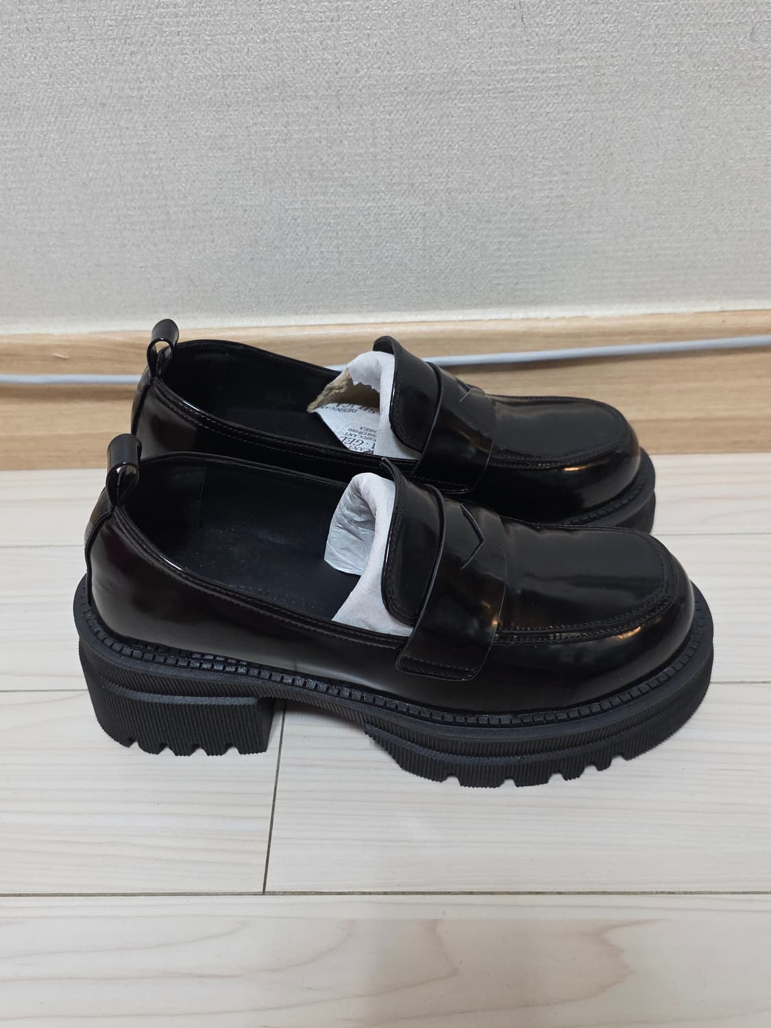 코모레비뮤지엄 에나멜 로퍼 230 상품이미지2