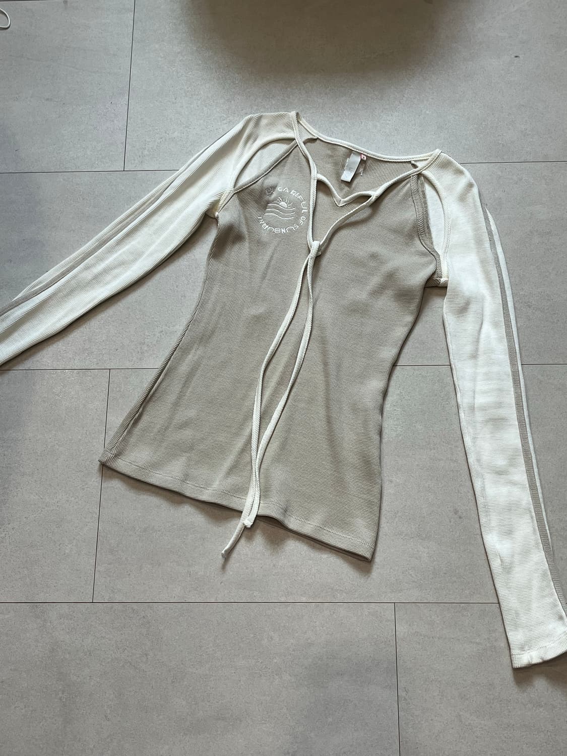 기준 래글런 컷아웃 탑 니트 S 상품이미지1