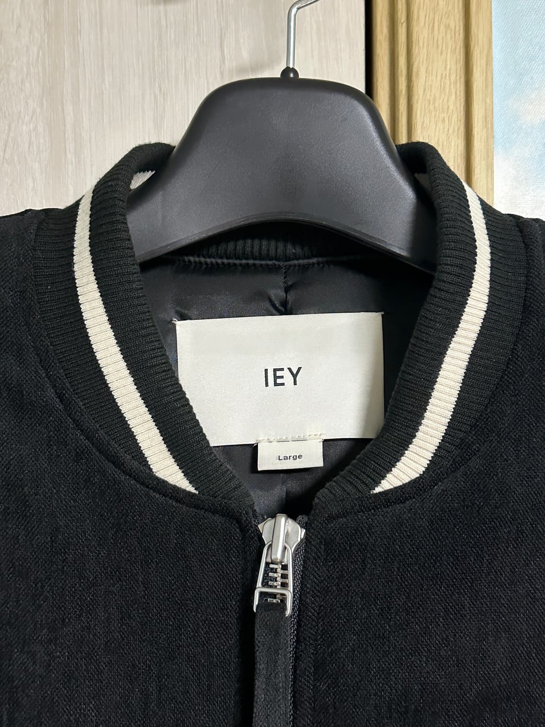 (L) 이에이 VELVET ZIP BOMBER JACKET Black 상품이미지3