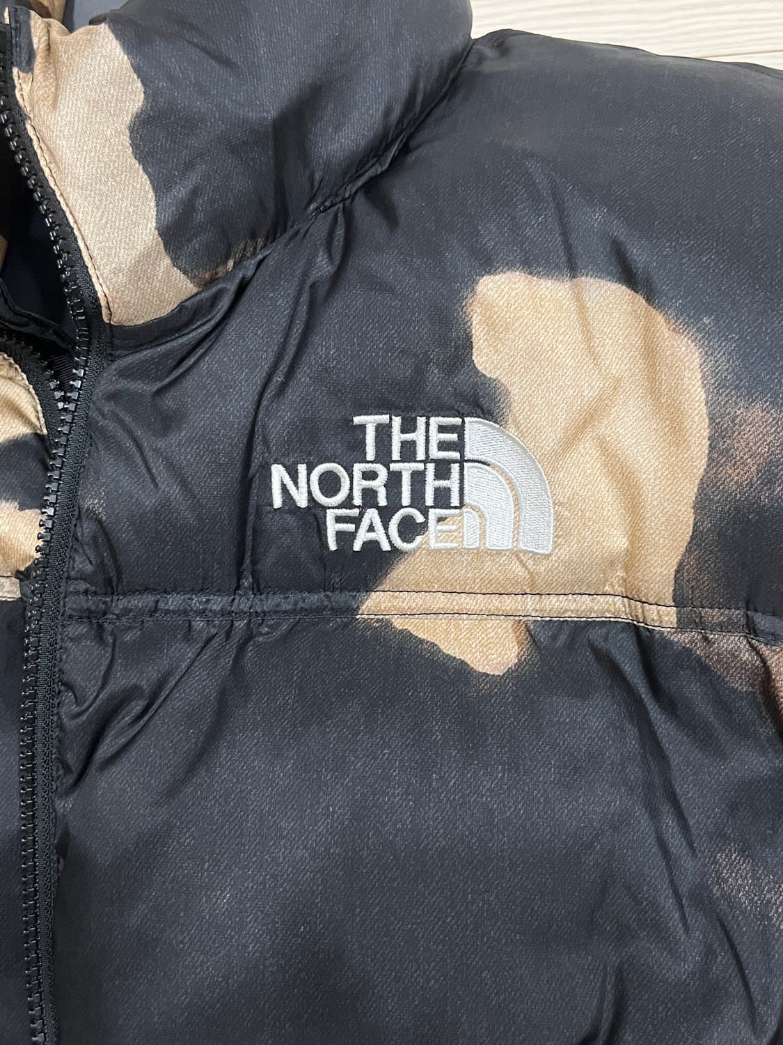 슈프림 노스페이스 블리치드 패딩 L 상품이미지3