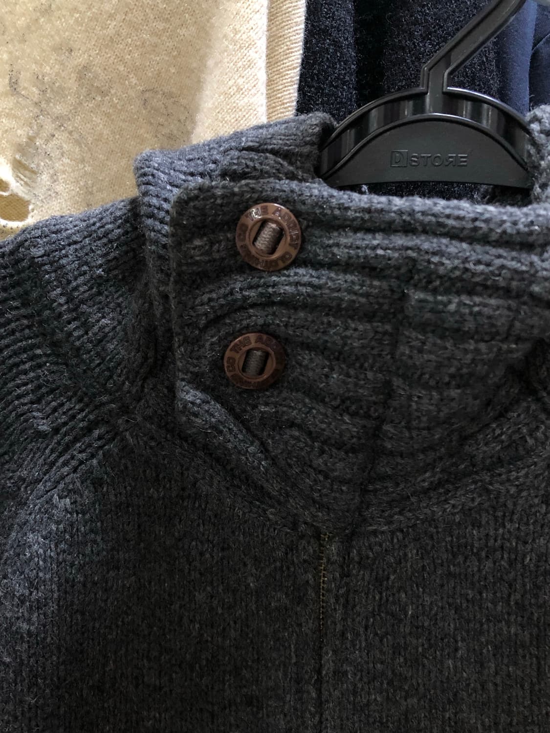 니트 집업 상품이미지3