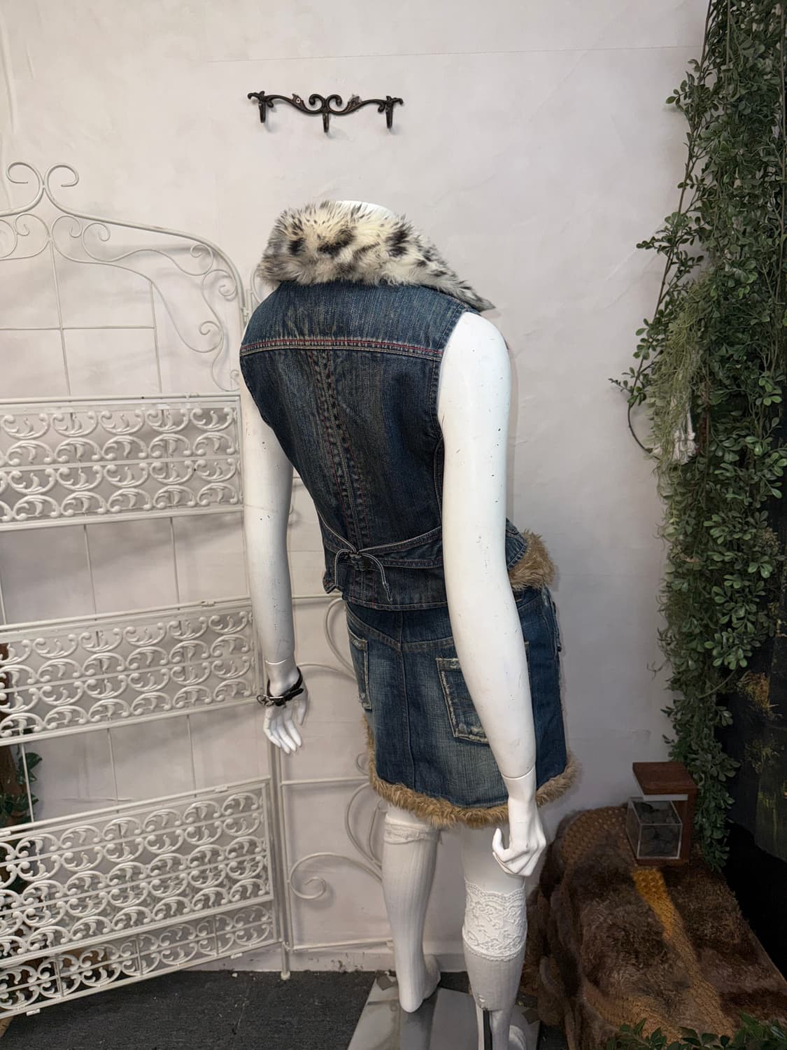 Washing denim oriental leopard fur vest 상품이미지6