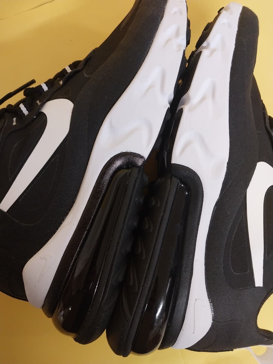 여성 나이키 에어맥스 270 리액트 블랙화이트 운동화 (250) 상품이미지8