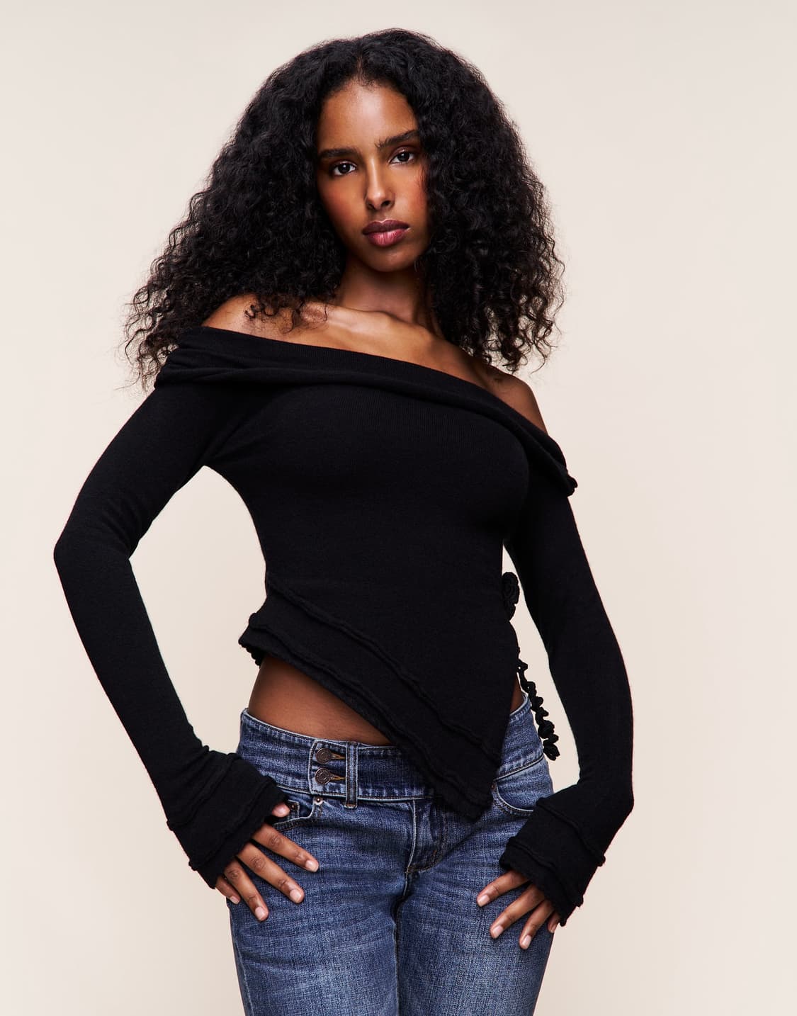 [XS,S]귀조 Soler fold 오프숄더 니트/블랙 상품이미지1