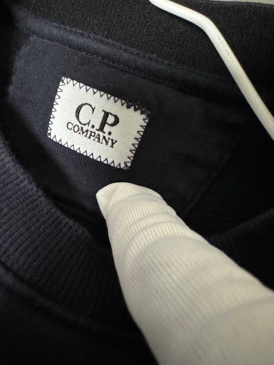 (정품) CP컴퍼니 렌즈 맨투맨 M 상품이미지4