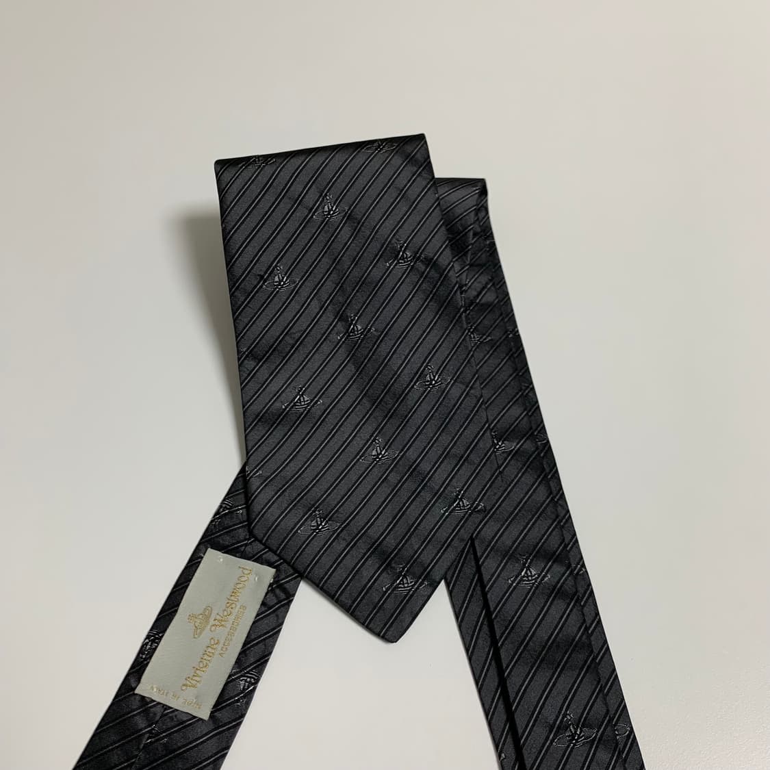 비비안웨스트우드 명품 스트라이프 모노그램 넥타이 A등급 9cm 상품이미지9