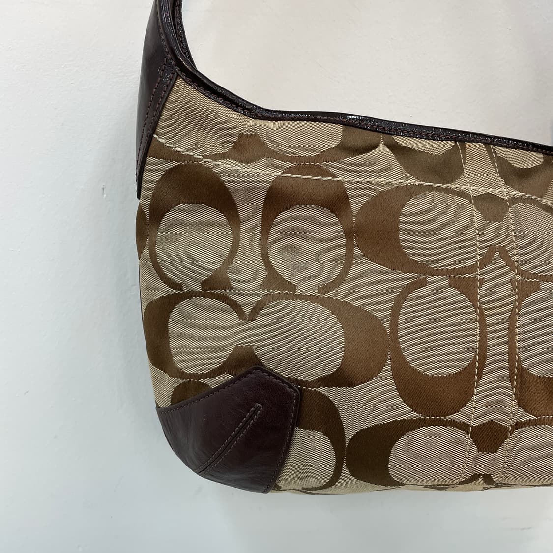 코치 시그니처 로고 y2k 호보 숄더백 상품이미지6