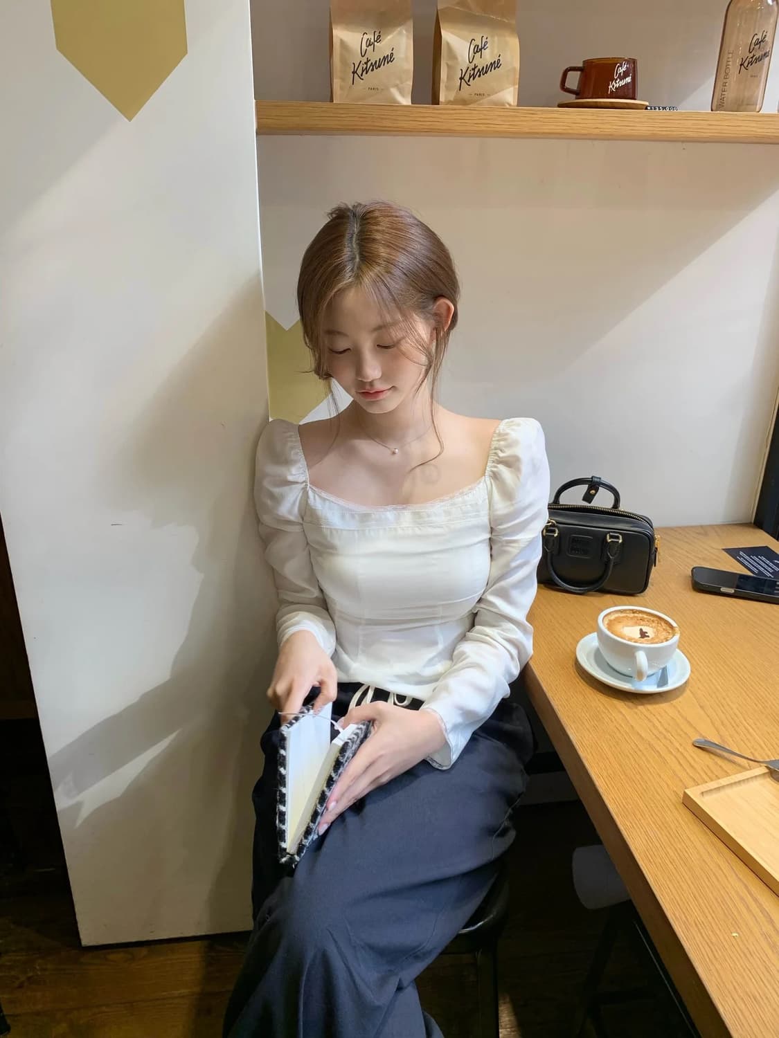 제니오 클린스퀘어 레이스 블라우스 상품이미지3