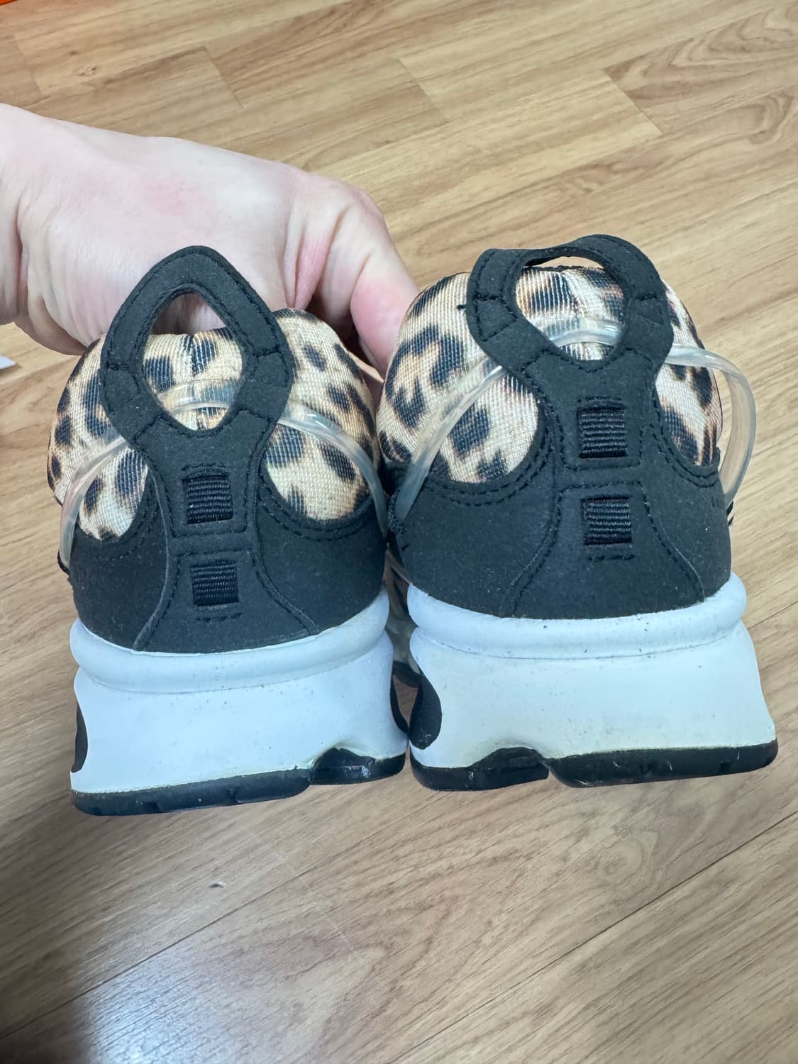 나이키 에어 쿠키니 SE 쿰쾃 앤 액션 레드 250 상품이미지5