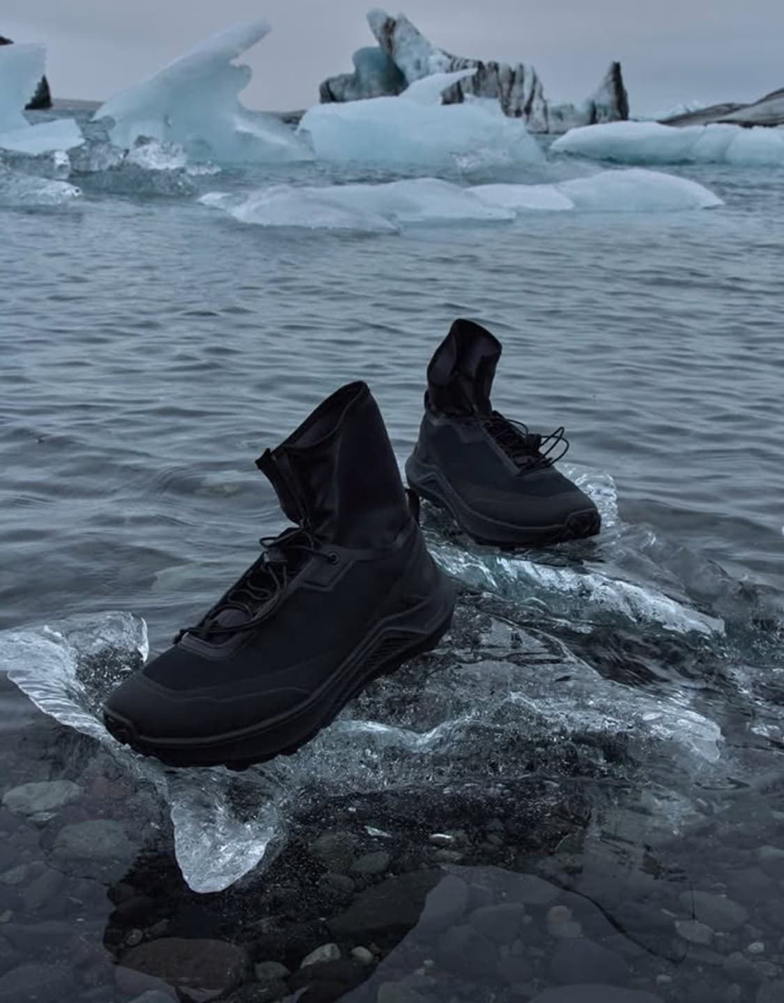 데상트 유스 시프트 트레일 블랙 판매합니다 상품이미지1