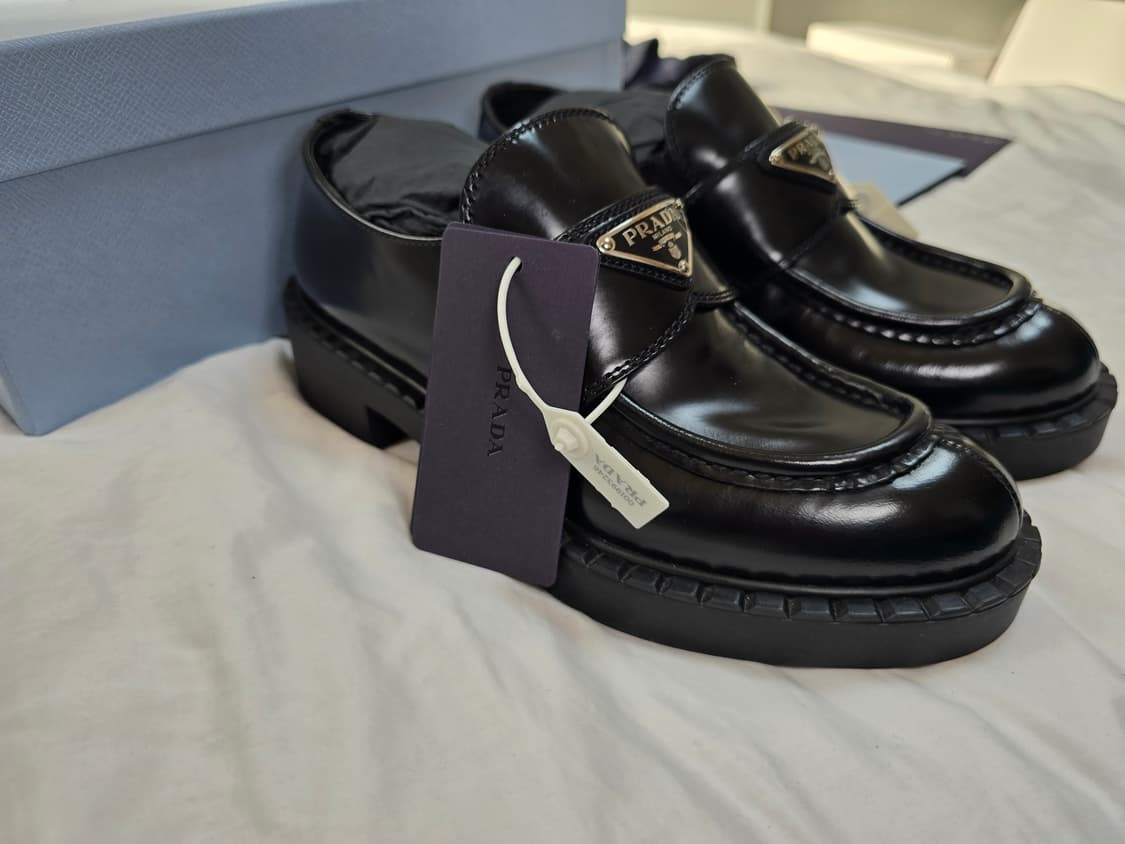 프라다 초콜릿 브러쉬드 로퍼 36.5 상품이미지1