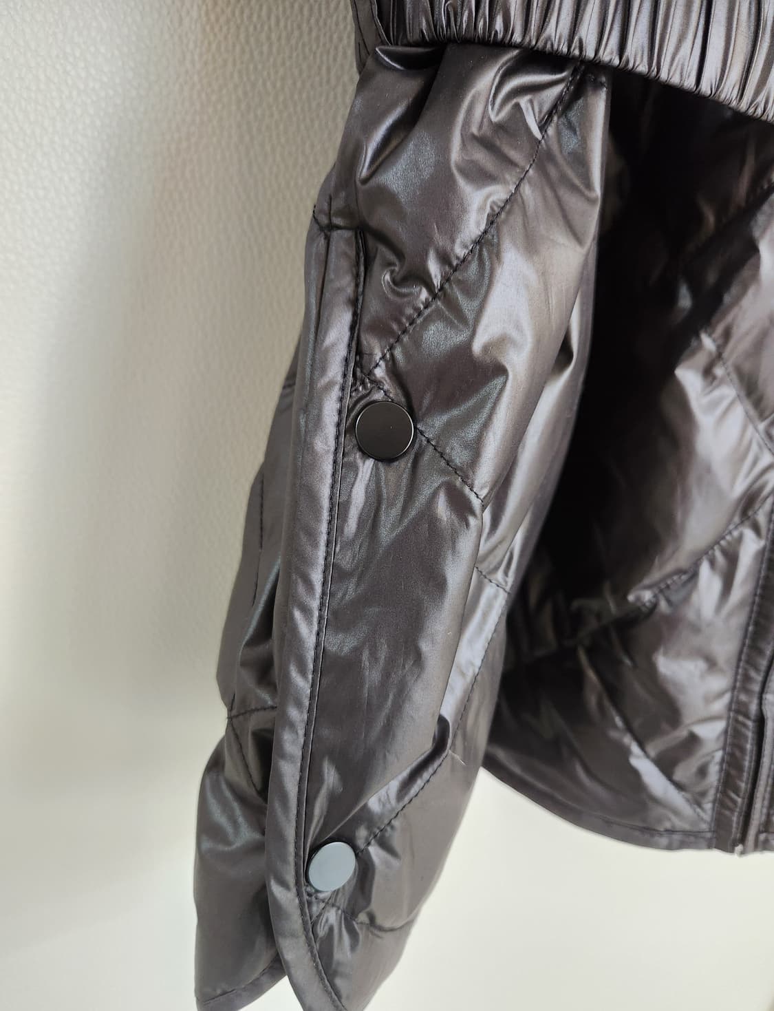 더엣지 헝가리구스다운 케이프패딩 S(55~66사이즈) 상품이미지7